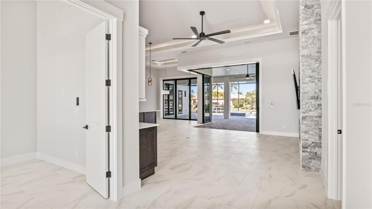 2133 Cape Coral Parkway W, Cape Coral, FL 33914 Photo