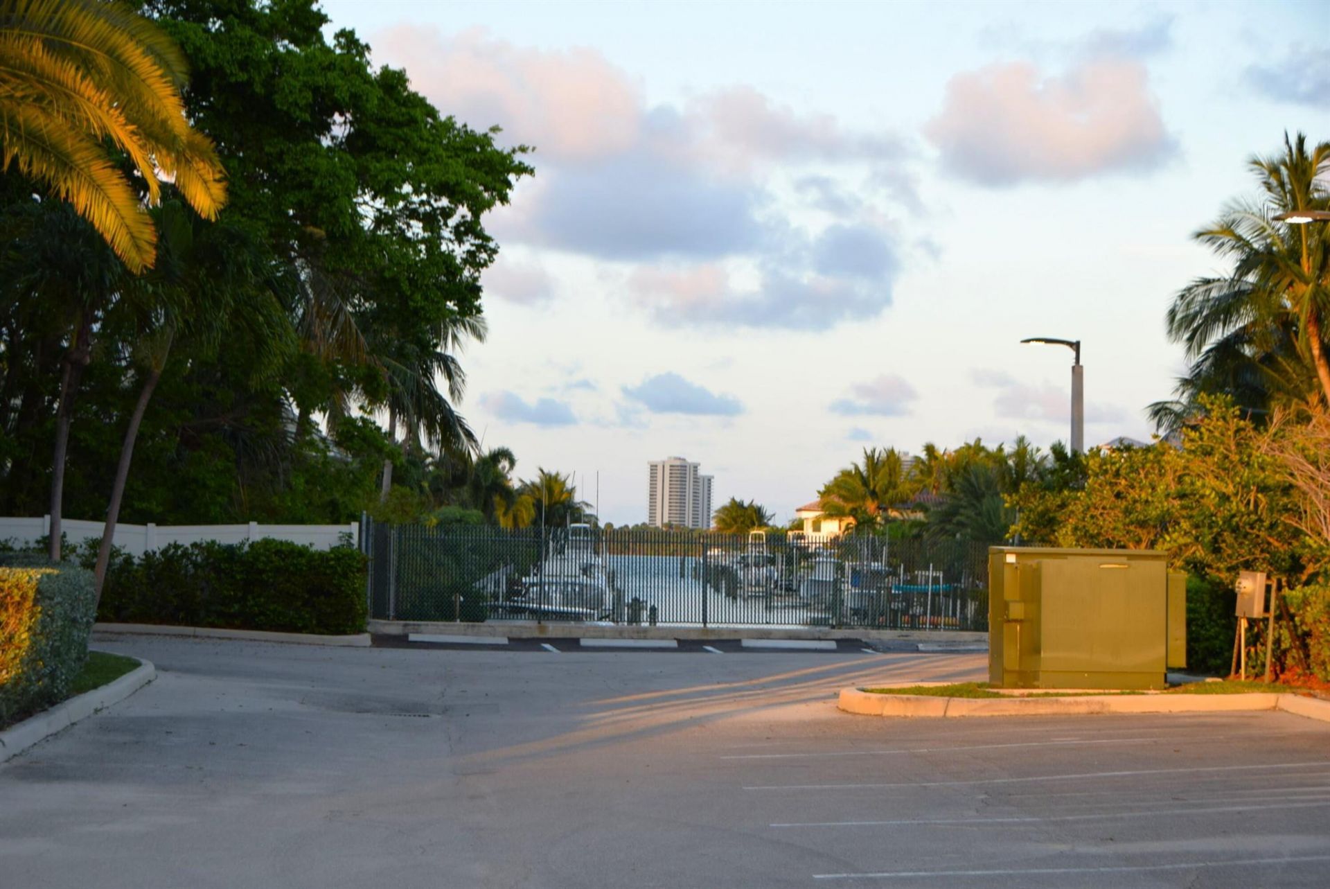 630 Us Highway 1, North Palm Beach, FL 33408 Photo