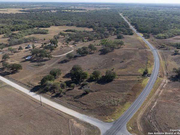 2991 Cr 442, Stockdale, TX 78160