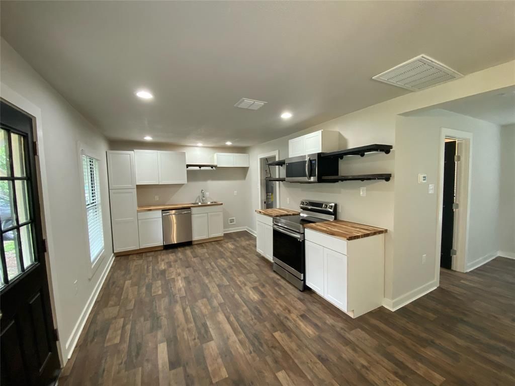 1736 E California Street, Gainesville, TX 76240 Main Photo