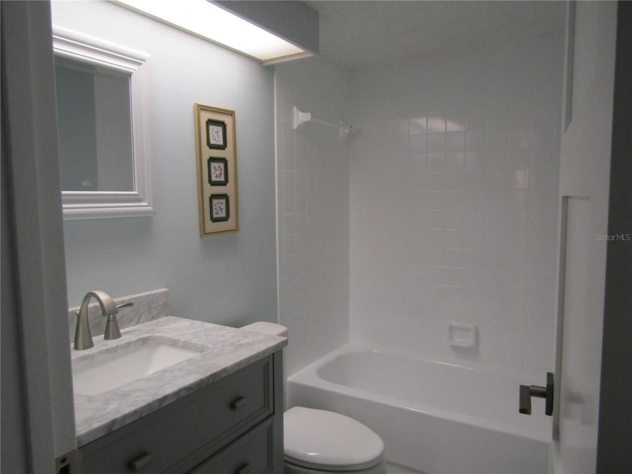 5136 Harpers Croft, Unit 11, Sarasota, FL 34235 Photo