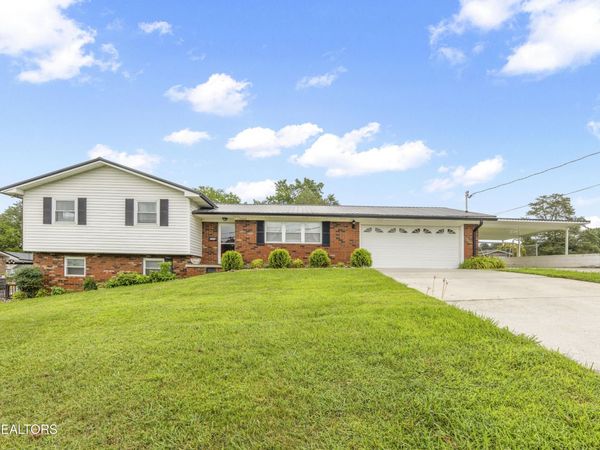 7338 Palmleaf Rd, Knoxville, TN 37918