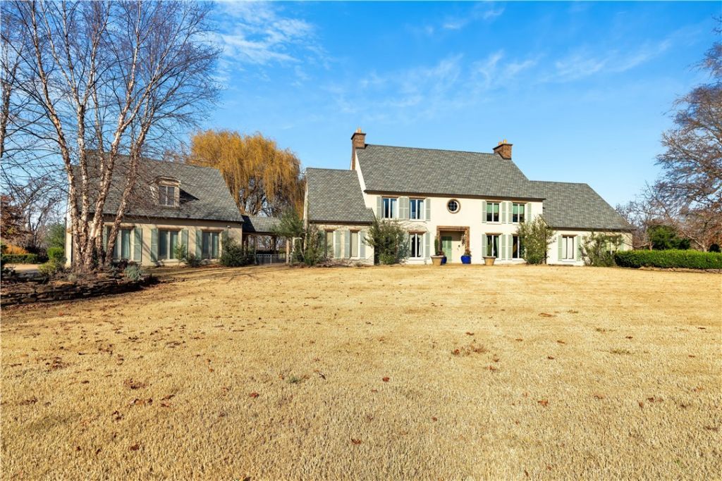 210 Ravenswood Lane Fayetteville, AR 72701