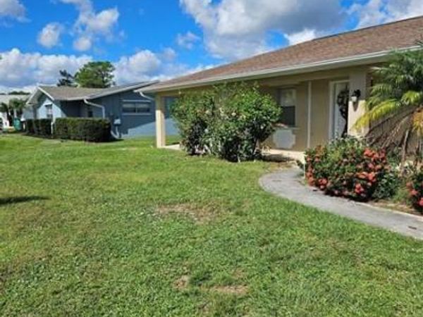 967 SE Breakwater Ave, Port St Lucie, FL 34983