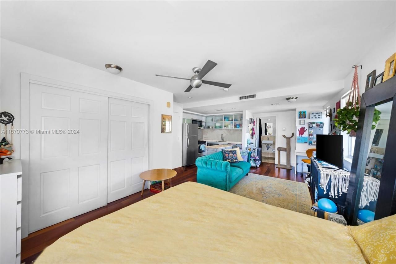 731 6th St, Unit 201-E, Miami Beach, FL 33139 Photo