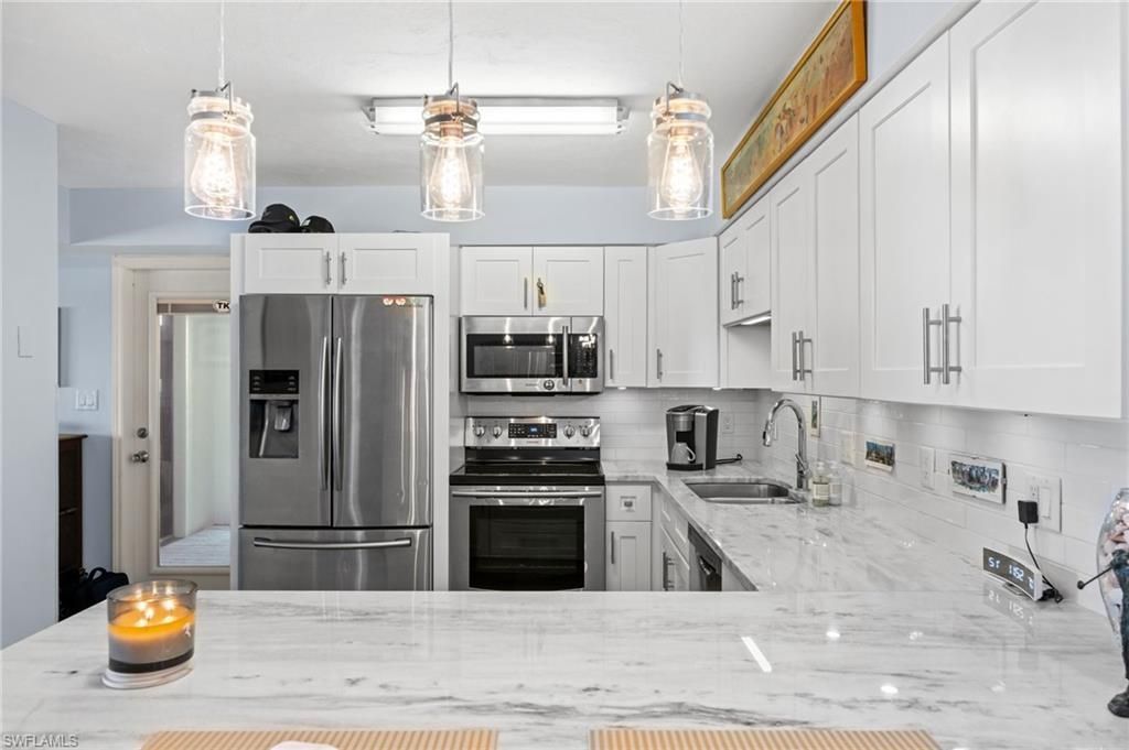 3951 Gulf Shore Blvd N, Unit 703, Naples, FL 34103 Photo