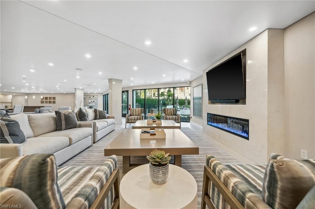 3951 Gulf Shore Blvd N, Unit 703, Naples, FL 34103 Photo