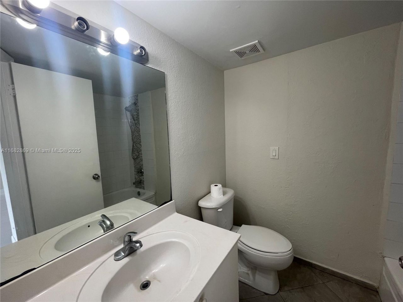 4255 N University Dr, Unit 201, Sunrise, FL 33351 Photo