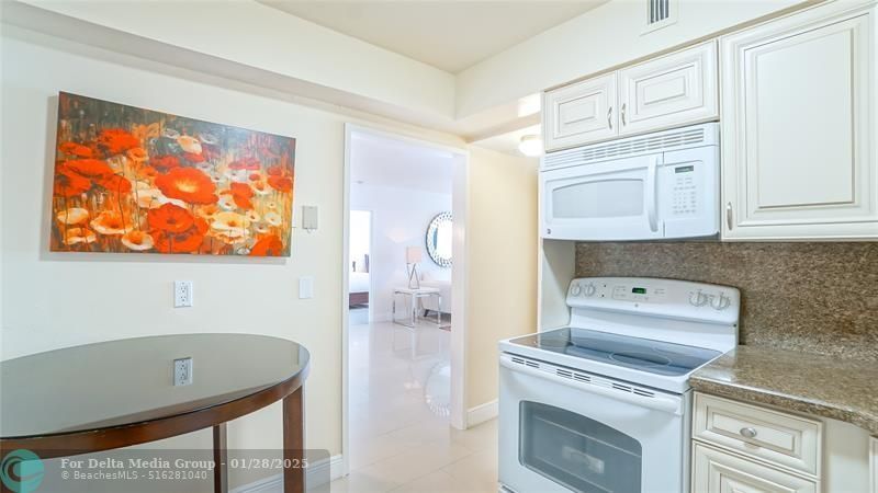 5225 Collins Ave, Unit 1417, Miami Beach, FL 33140 Photo