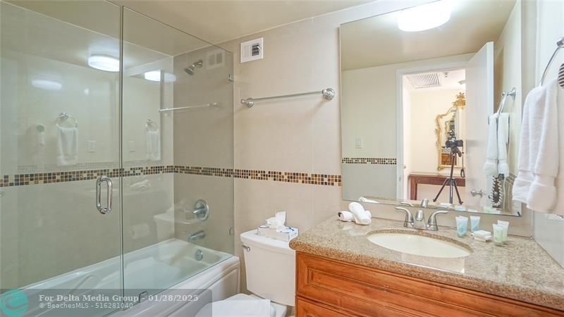 5225 Collins Ave, Unit 1417, Miami Beach, FL 33140 Photo