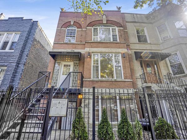 929 N Fairfield Avenue, Chicago, IL 60622