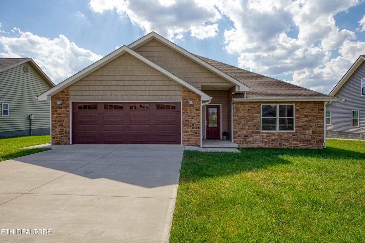 2707 Cook Rd, Crossville, TN 38555 Main Photo