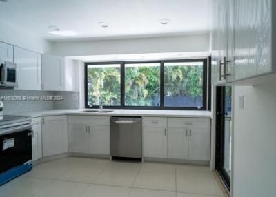 Please Call For Address, Miami, FL 33161 Photo