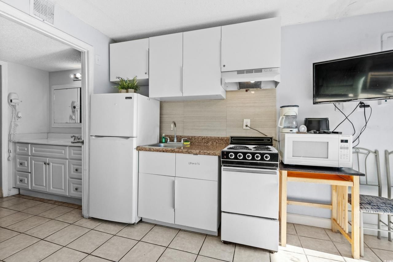 1600 S Ocean Blvd. Photo 8