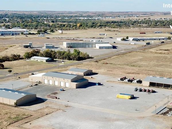 906 S Eastern Avenue, Elk City, OK 73644