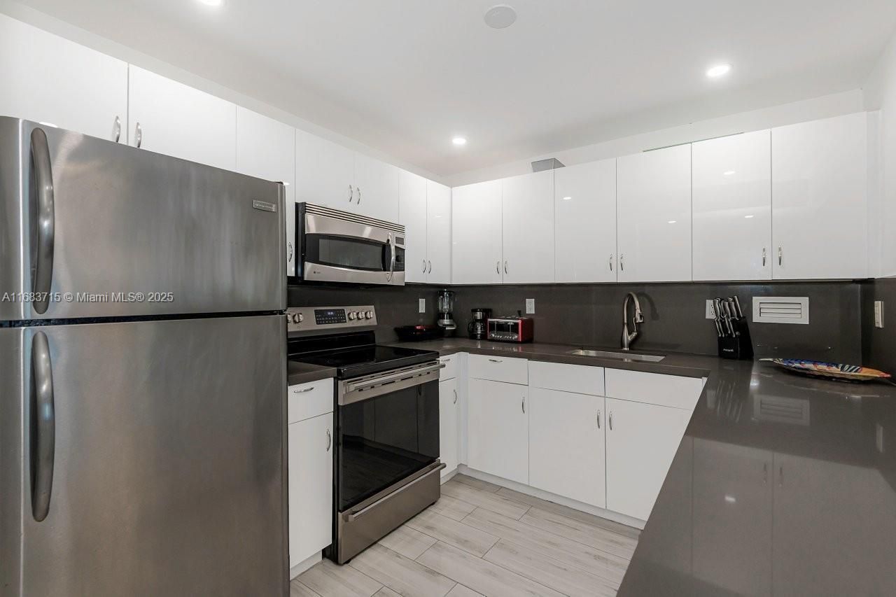 2301 Collins Ave, Unit 534, Miami Beach, FL 33139 Photo