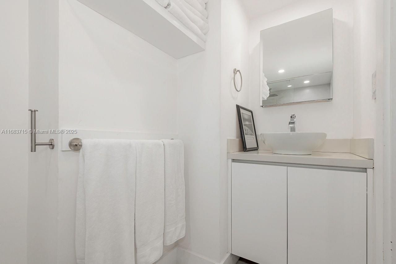 2301 Collins Ave, Unit 534, Miami Beach, FL 33139 Photo