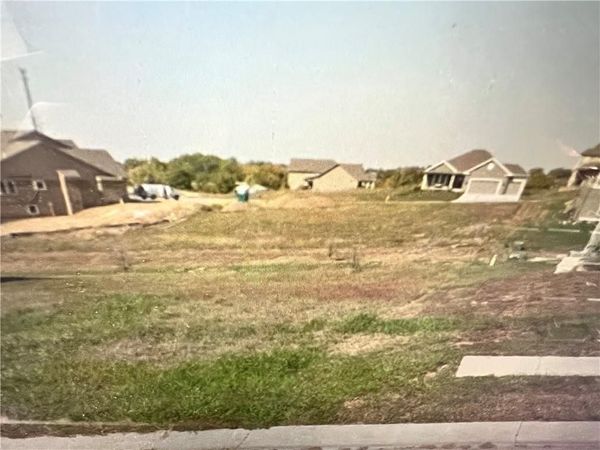 13286 Richland Avenue, Bonner Springs, KS 66012