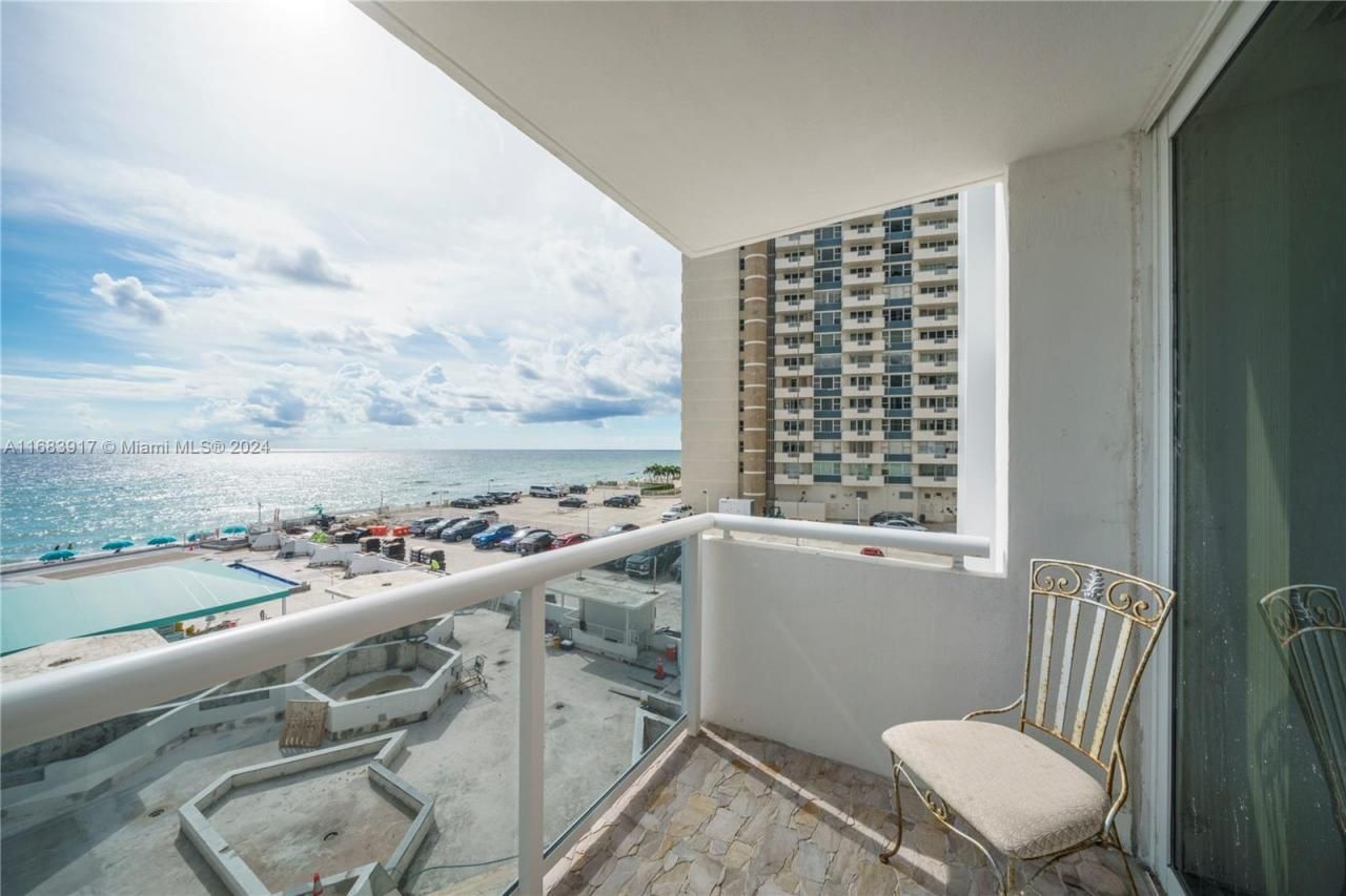 3140 S Ocean Dr, Unit 304, Hallandale Beach, FL 33009 Photo