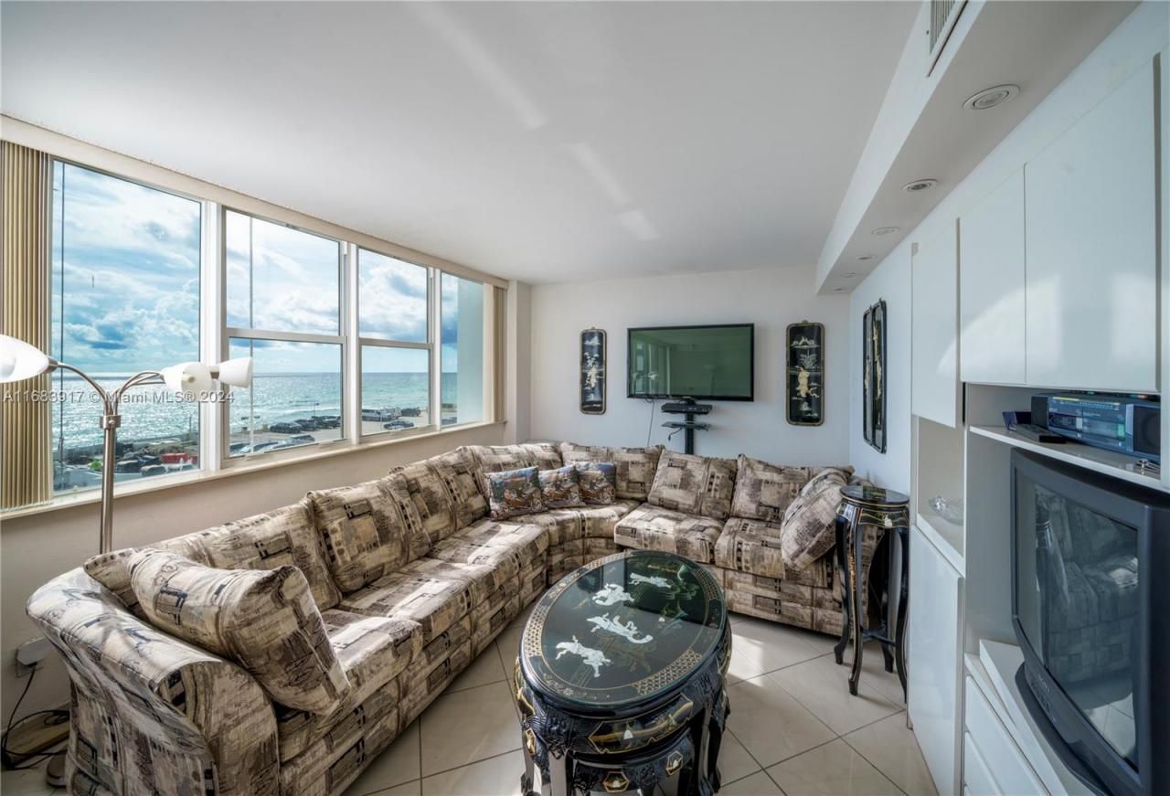 3140 S Ocean Dr, Unit 304, Hallandale Beach, FL 33009 Photo