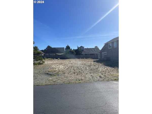 Pinyon DR, Unit 99, Manzanita, OR 97130