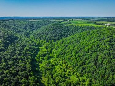 xxx East Twin Ridge Road, Houston, MN 55943