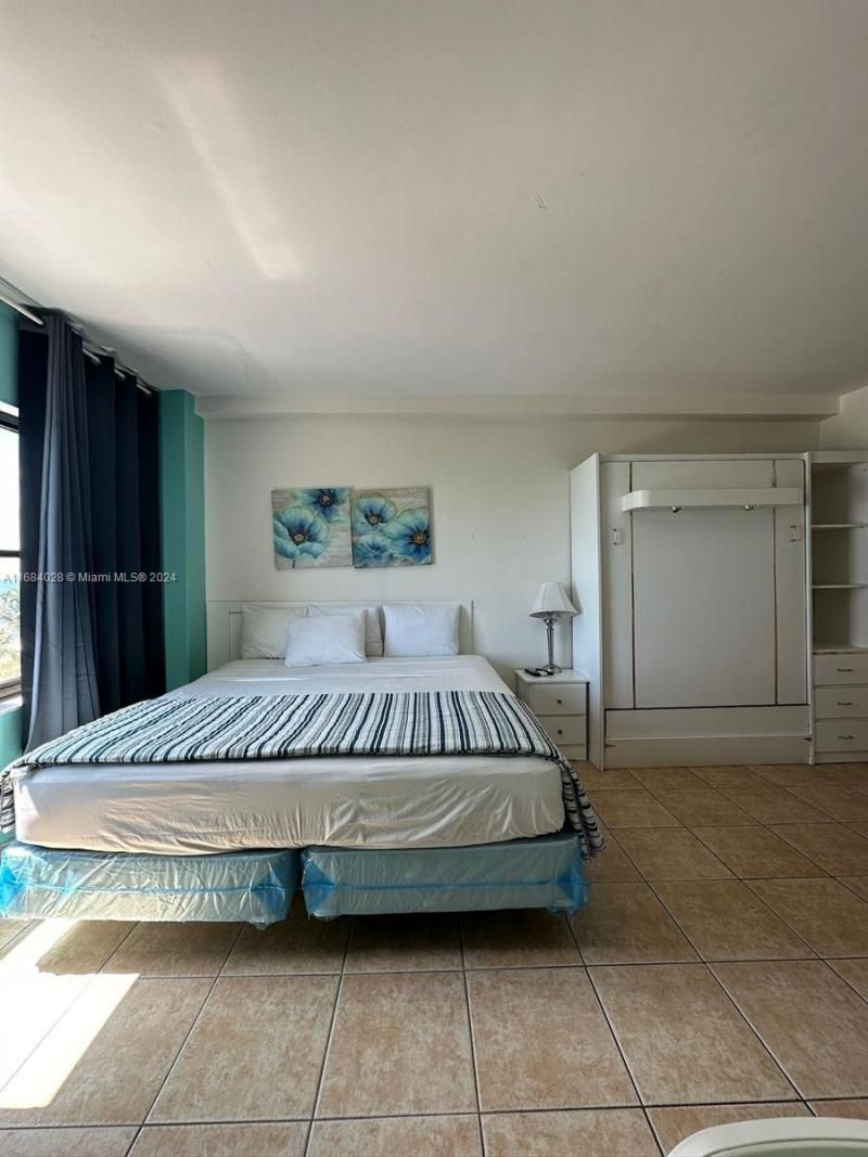 6345 Collins Ave, Unit 535, Miami Beach, FL 33141 Photo