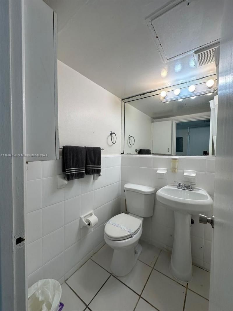 6345 Collins Ave, Unit 535, Miami Beach, FL 33141 Photo