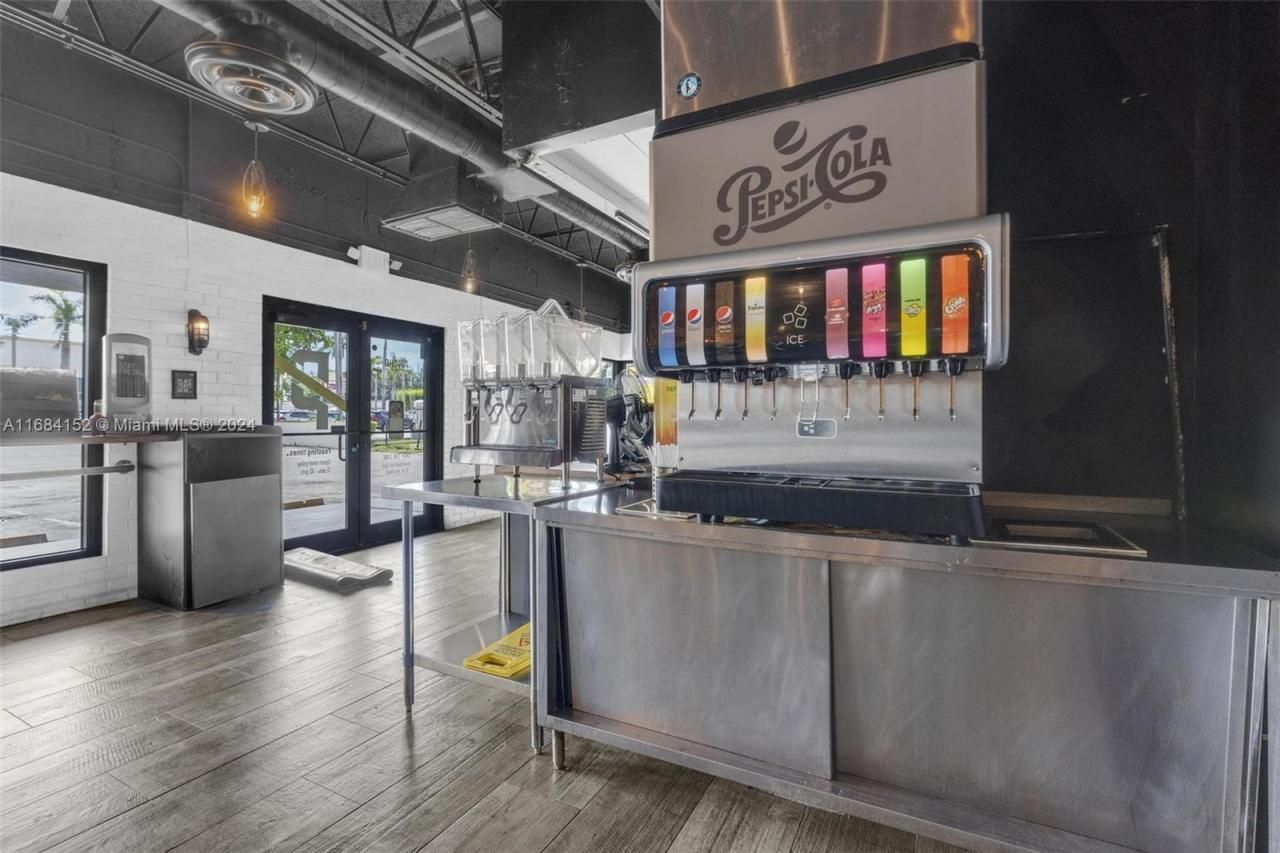 4950 W 12th Ave, Hialeah, FL 33012 Photo