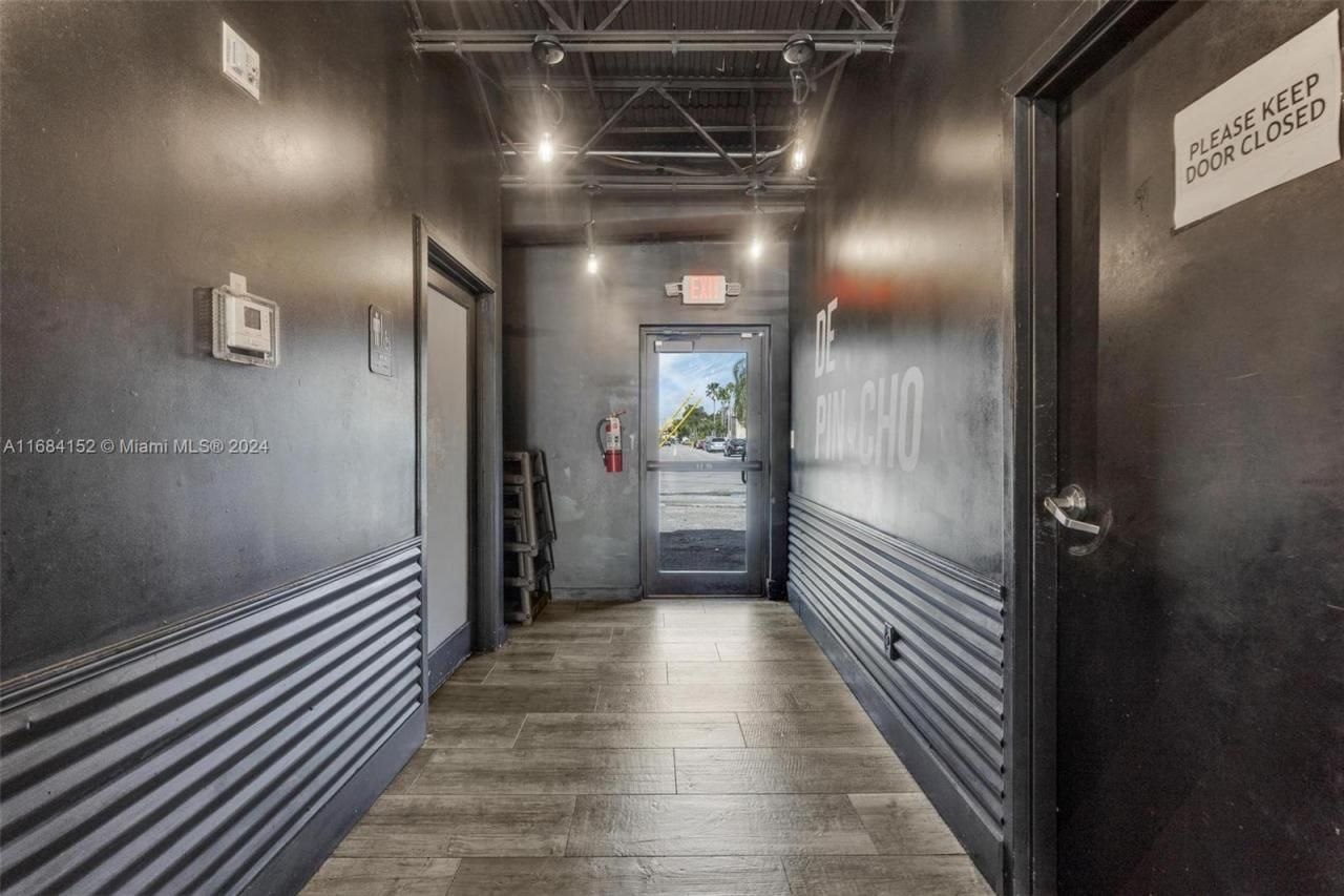 4950 W 12th Ave, Hialeah, FL 33012 Photo