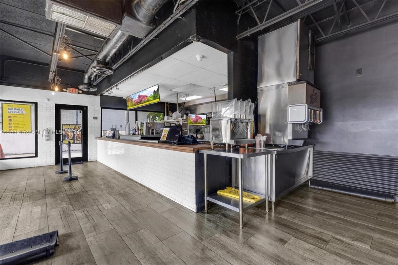 4950 W 12th Ave, Hialeah, FL 33012 Photo