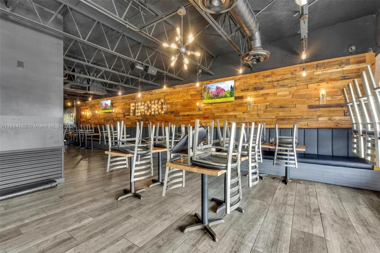 4950 W 12th Ave, Hialeah, FL 33012 Photo