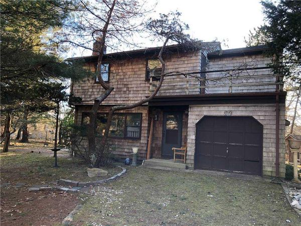 49 Shrubland Road, Southampton, NY 11968