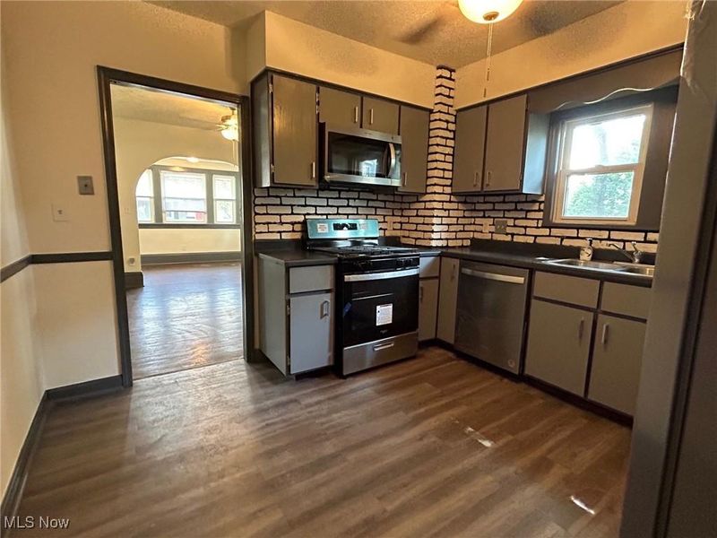 76 Hazelwood Avenue, Barberton, OH 44203 Photo 8