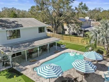 10075 W BAY STREET, SEMINOLE, FL 33776