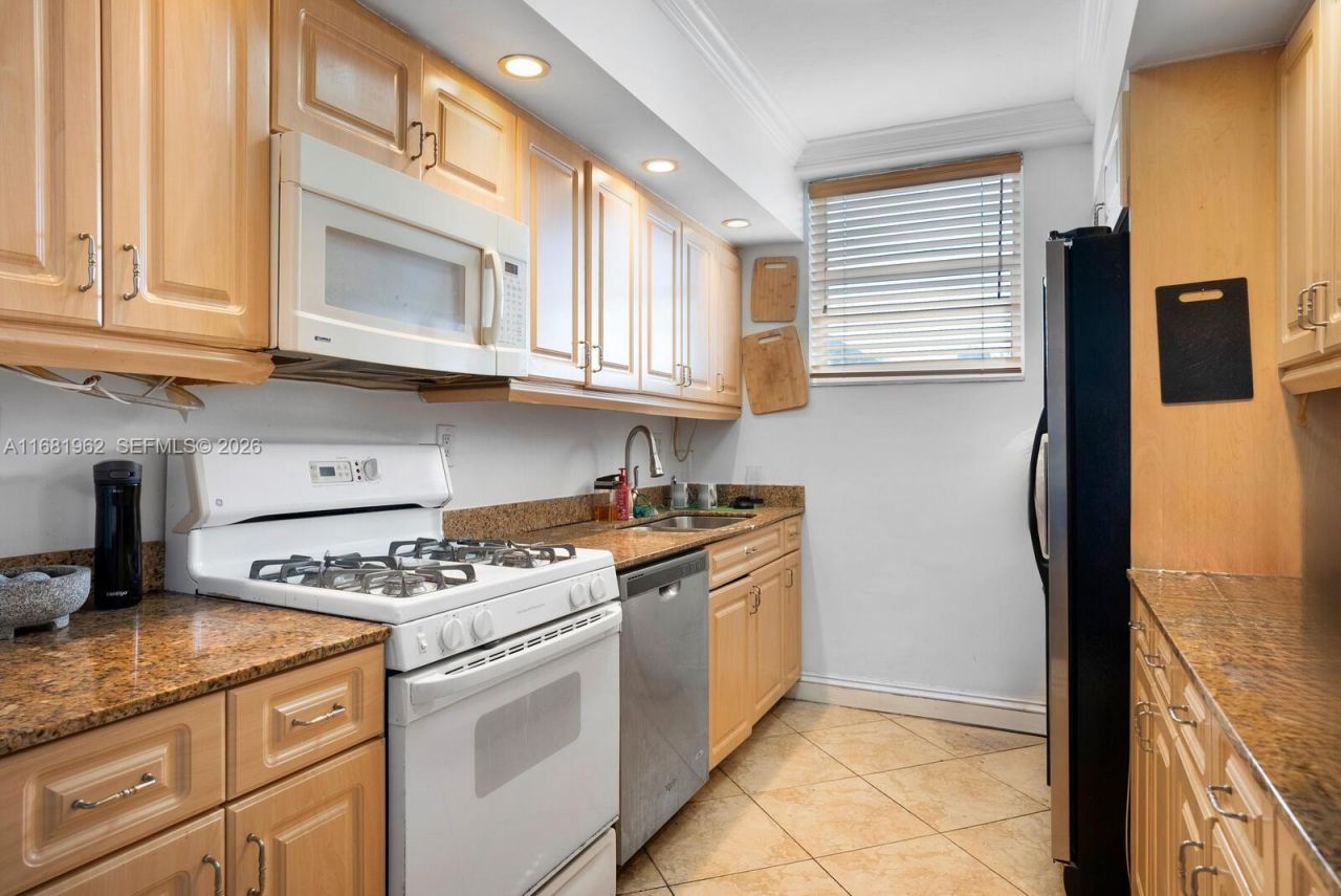 1300 Lincoln Rd, Unit A701, Miami Beach, FL 33139 Photo