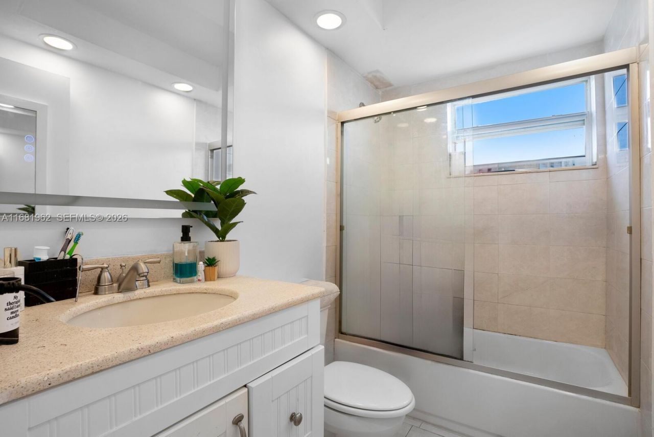 1300 Lincoln Rd, Unit A701, Miami Beach, FL 33139 Photo