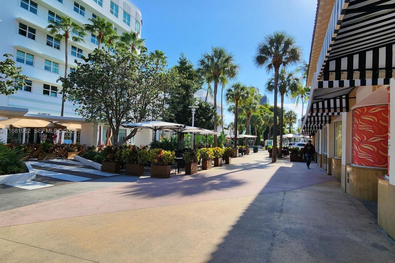 1300 Lincoln Rd, Unit A701, Miami Beach, FL 33139 Photo