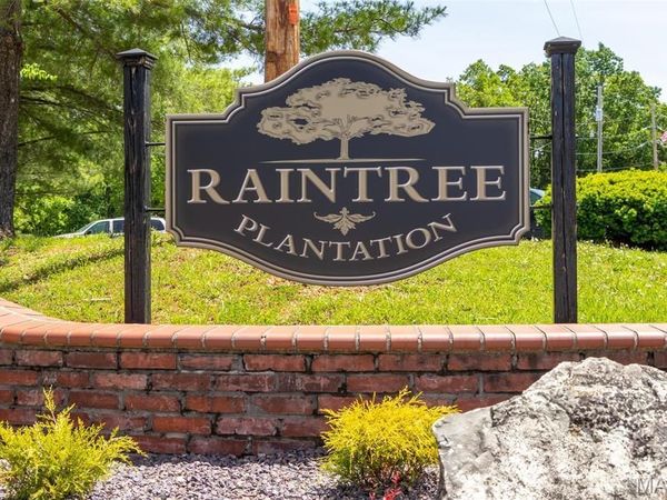 10155 Lake Ridge Drive, Hillsboro, MO 63050