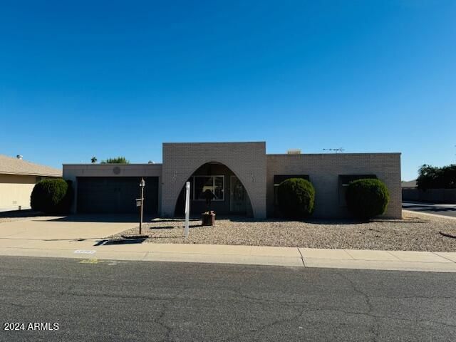 10202 W Edgewood Drive, Sun City, AZ 85351 Main Photo