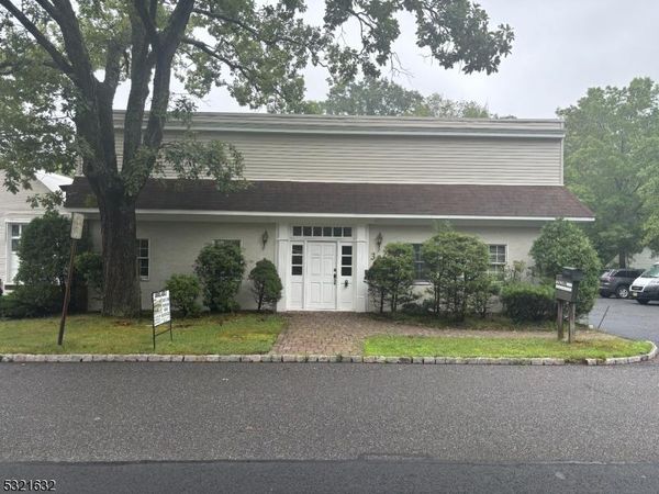 320 Essex St, Long Hill, NJ 07980