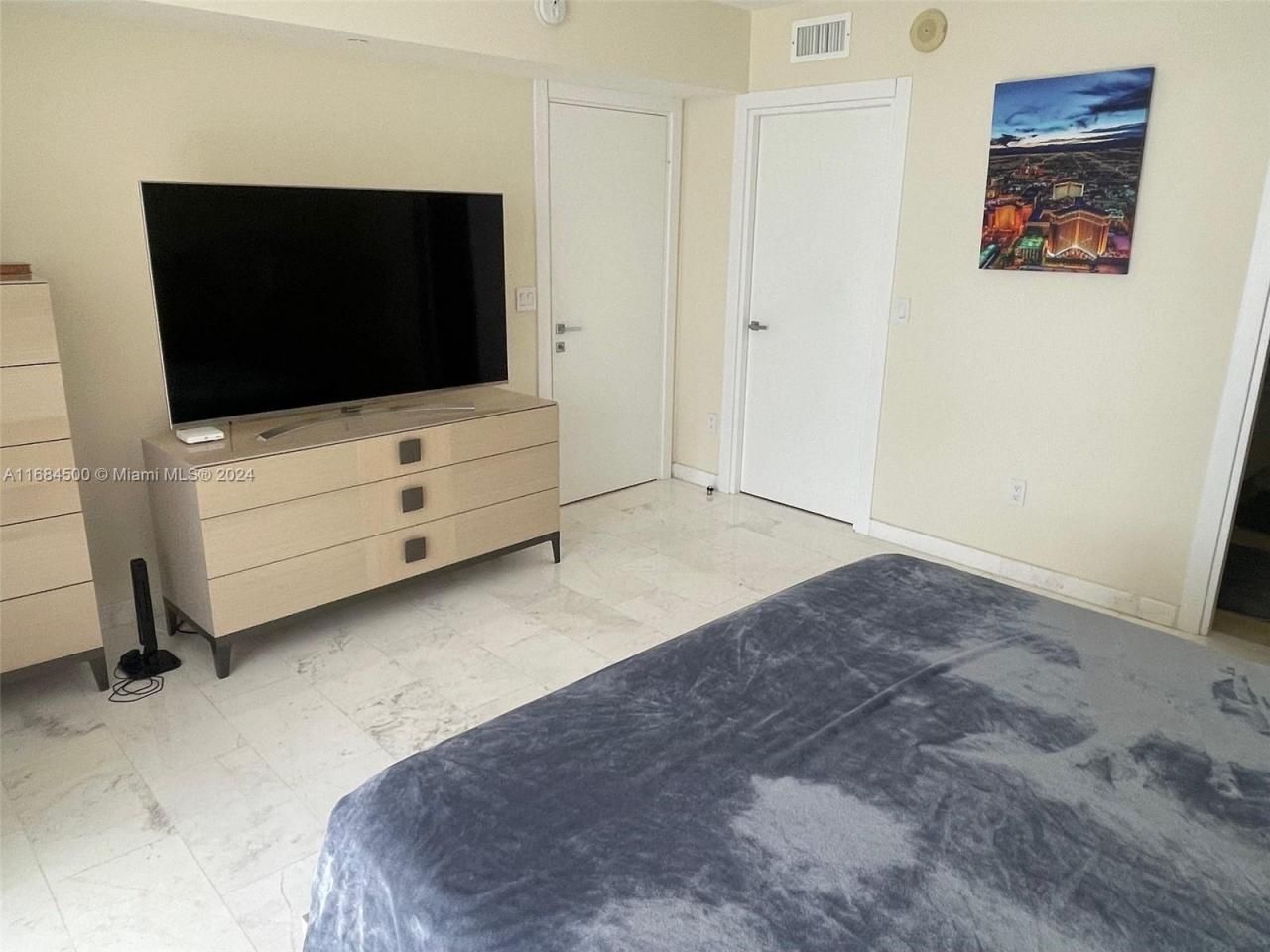 1830 S Ocean Dr, Unit 2604, Hallandale Beach, FL 33009 Photo