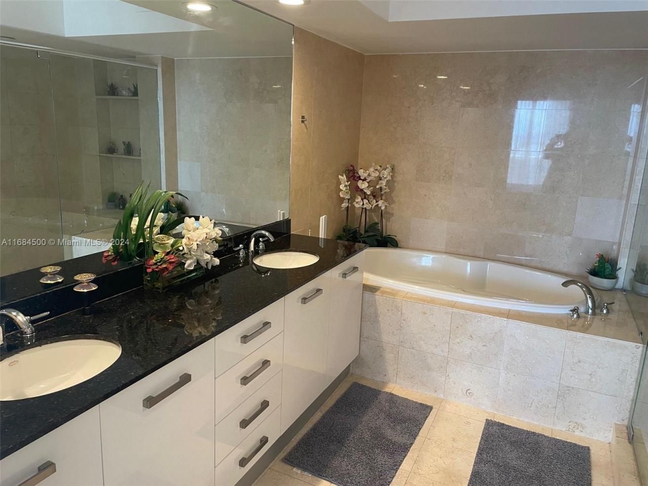 1830 S Ocean Dr, Unit 2604, Hallandale Beach, FL 33009 Photo