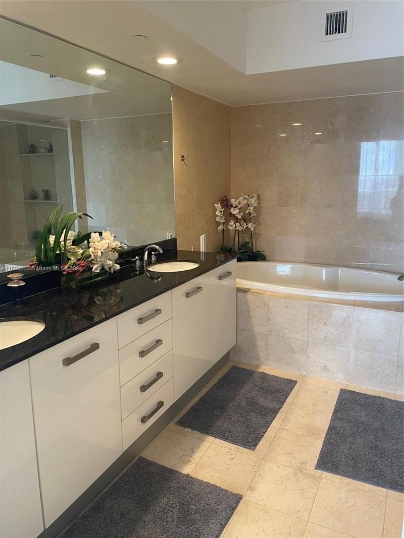 1830 S Ocean Dr, Unit 2604, Hallandale Beach, FL 33009 Photo