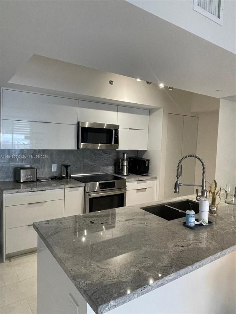 1830 S Ocean Dr, Unit 2604, Hallandale Beach, FL 33009 Photo