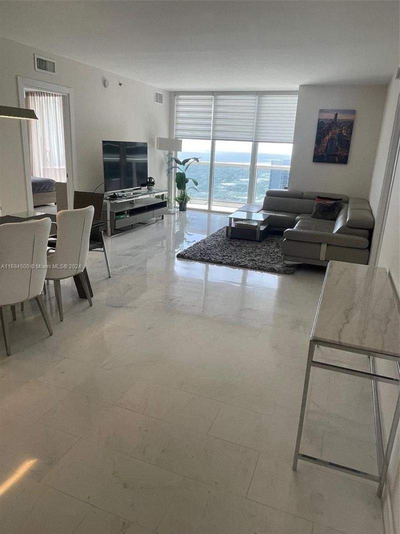1830 S Ocean Dr, Unit 2604, Hallandale Beach, FL 33009 Photo
