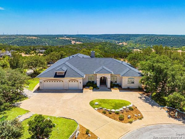 2029 Crown Ridge, Kerrville, TX 78028