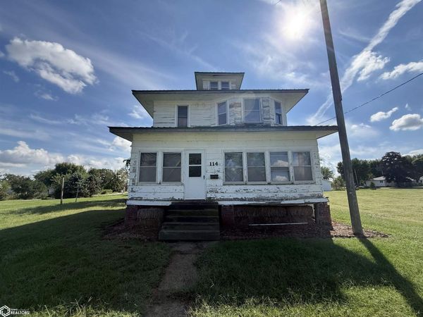 114 E Lee Street, Seymour, IA 52590