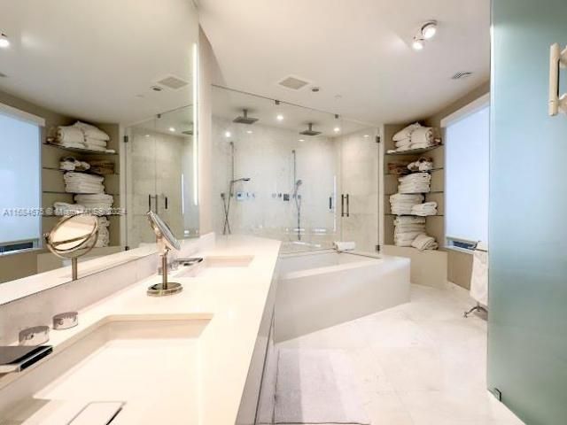 18555 Collins Ave, Unit 5203, Sunny Isles Beach, FL 33160 Photo