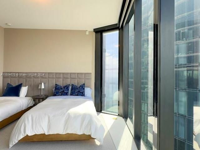 18555 Collins Ave, Unit 5203, Sunny Isles Beach, FL 33160 Photo